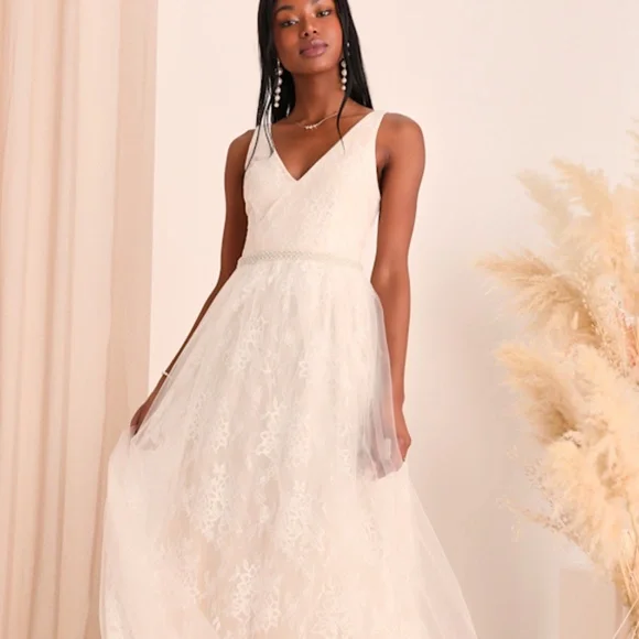 lace wedding dresses open back Clo